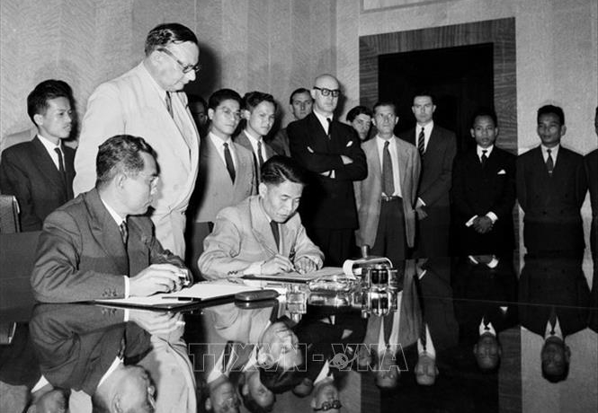 Thời điểm phù hợp và thắng lợi của Hiệp định Sơ bộ và Hiệp định Giơnevơ